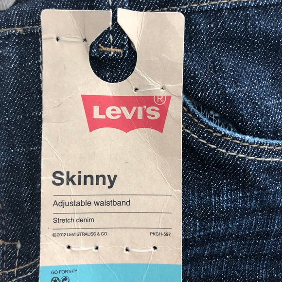 PENDING - Levi’s ripped skinny jeans size 6 NWT - Picture 2 of 8